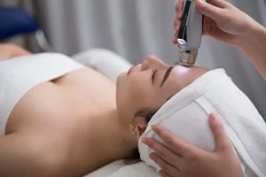 Công nghệ Oxy Jet chăm sóc da là gì? Khám phá những lợi ích tuyệt vời và quy trình thực hiện để có làn da thanh khiết, rạng rỡ