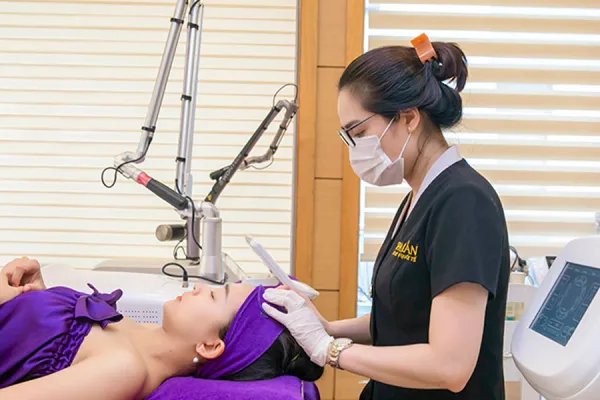 Vết thâm là gì và tại sao chúng lại "cứng đầu" đến vậy?